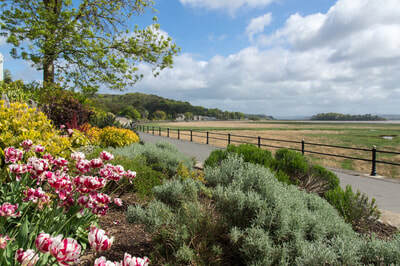 Grange promenade in spring ©Nick Thorne, Bodian Photography